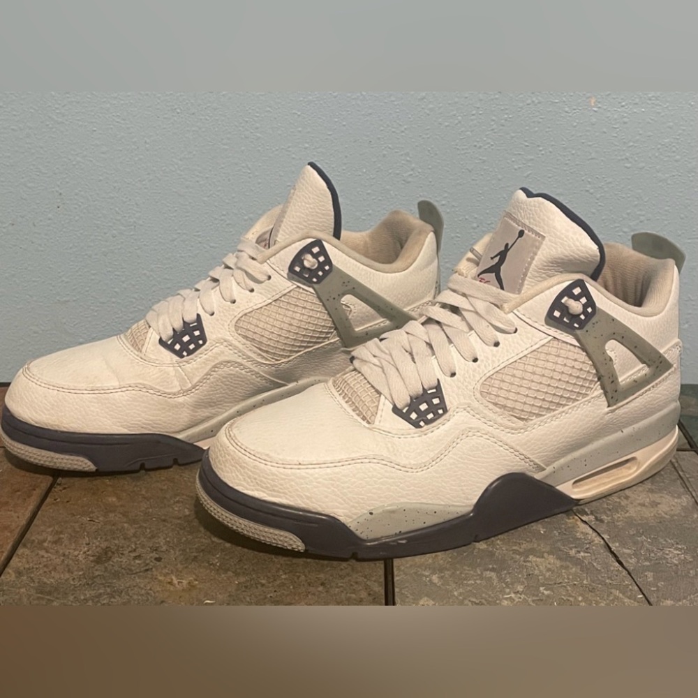 Jordan 4s midnight blue